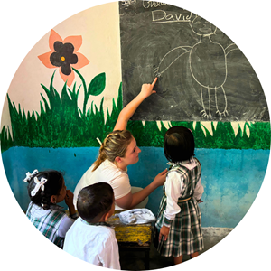 Australian students on international volunteer programs in India